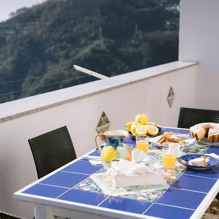 아파트 Terrazza Belvedere A -scala- Amalfi Coast- Park Included Pontone