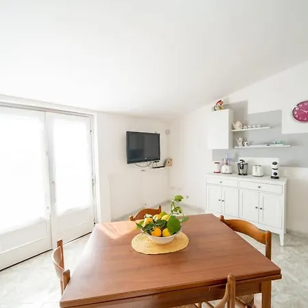Terrazza Belvedere A - Amalfi Coast Apartment Pontone